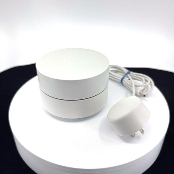 Google Wifi AC1200 - Mesh WiFi System - 1500 Sq Ft - Picture 7 of 16